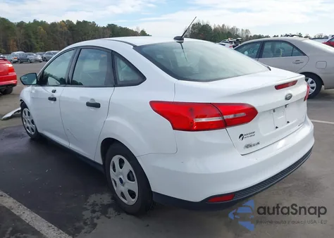 2016 Ford Focus S из США, поврежденный, VIN 1FADP3E27GL304918